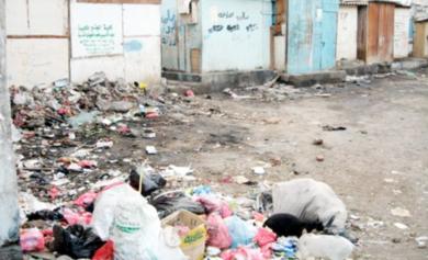 القاذورات منتشرة في حي الميدان القاذورات منتشرة في حي الميدان