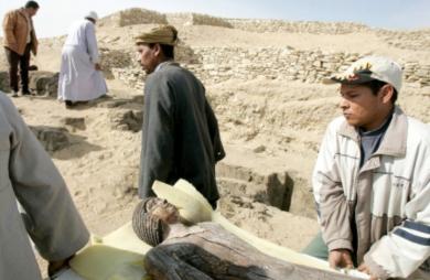 اكتشافات جديدة لمقبرة اثرية 