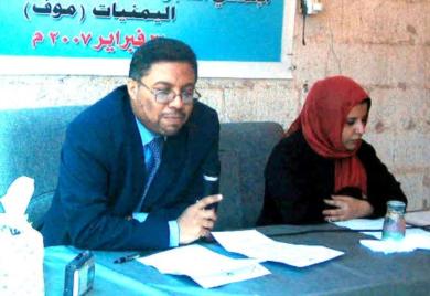 وكيل وزارة الاعلام ونائبة رئيسة المنتدى في حفل الختام امس وكيل وزارة الاعلام ونائبة رئيسة المنتدى في حفل الختام امس