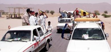 جماهير شبوة تجوب شوارع المدينة بالسيارات فرحة بإنجاز فريق شباب أكتوبر جماهير شبوة تجوب شوارع المدينة بالسيارات فرحة بإنجاز فريق شباب أكتوبر