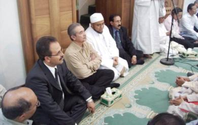 محافظ حضرموت ورئيس الوزراء الماليزي في دار المصطفى بتريم محافظ حضرموت ورئيس الوزراء الماليزي في دار المصطفى بتريم