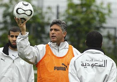 باكيتا أقيل من تدريب المنتخب السعودي باكيتا أقيل من تدريب المنتخب السعودي