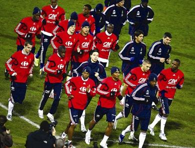 منتخب فرنسا يلعب مرتاح البال منتخب فرنسا يلعب مرتاح البال