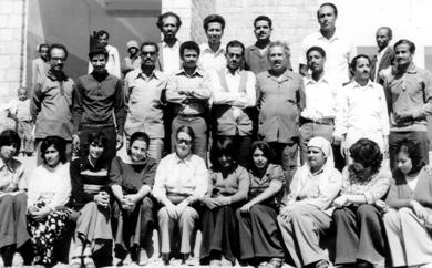 الاستاذ سعيد قائد مع هيئة التدريس الاستاذ سعيد قائد مع هيئة التدريس