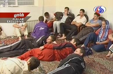 فاي تورني مع زملاءها