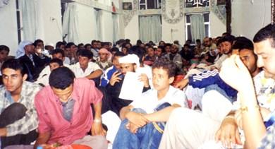 أعضاء نادي الشعيب في إحدى المسابقات الثقافية أعضاء نادي الشعيب في إحدى المسابقات الثقافية