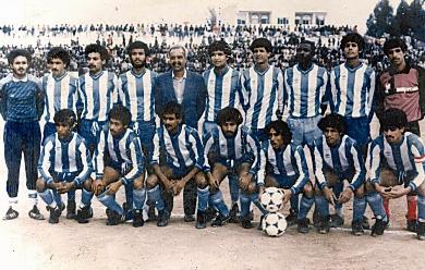السحراني في صفوف المنتخب أول الواقفين من اليسار السحراني في صفوف المنتخب أول الواقفين من اليسار
