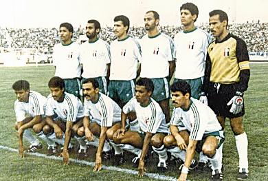 السحراني مع وحدة صنعاء الأول من اليسار جلوساً مع المدرب علي محسن مريسي السحراني مع وحدة صنعاء الأول من اليسار جلوساً مع المدرب علي محسن مريسي