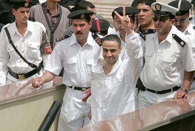 المتهم محمد غنيم العطار أثناء مثوله للمحاكمة