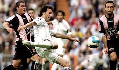 ريال مدريد أفلت من كمين اسبانيول ريال مدريد أفلت من كمين اسبانيول