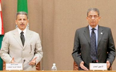 الامين العام للجامعة العربية عمرو موسى مع الممثل الدائم لدى المملكة العربية السعودية