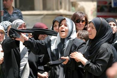 عائلة لبنانية في حالة حزن بعد مقتل احد ابناءها في الاشتباكات
