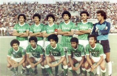 طارق السيد في صفوف المنتخب الجنوبي الثالث وقوفا من اليمين طارق السيد في صفوف المنتخب الجنوبي الثالث وقوفا من اليمين