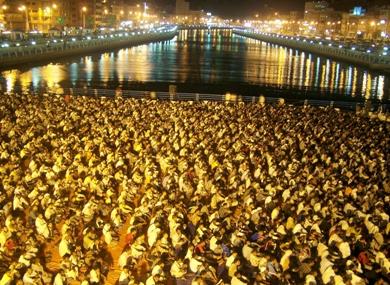 الحضور الكبير للمحاضرة الذي تجاوز الـ 8000 شخص الحضور الكبير للمحاضرة الذي تجاوز الـ 8000 شخص