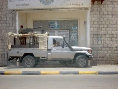 انتشار أمني في طرقات ومداخل عدن صباح يوم الخميس انتشار أمني في طرقات ومداخل عدن صباح يوم الخميس
