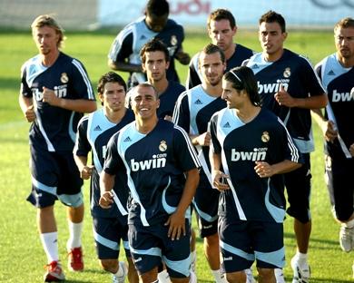 ريال مدريد يسعى لتعويض خسارة نقطتين في الجولة الماضية ريال مدريد يسعى لتعويض خسارة نقطتين في الجولة الماضية