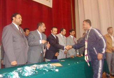 لقطة من تكريم الأبطال