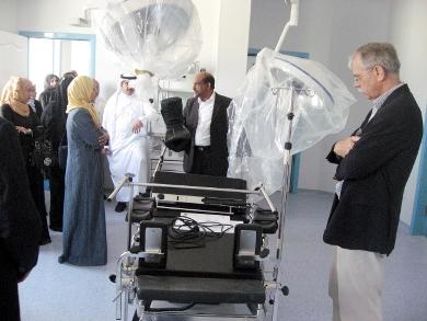 أحد الأجهزة الطبية الحديثة بداخل المستشفى أحد الأجهزة الطبية الحديثة بداخل المستشفى