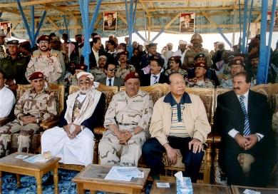 الحضور من قيادة السلطة والعسكريين الحضور من قيادة السلطة والعسكريين