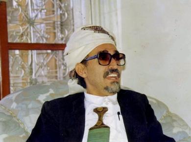 صورة من الأرشيف للمجاهد الكبير في حوار مع «الأيام» عام 1993 صورة من الأرشيف للمجاهد الكبير في حوار مع «الأيام» عام 1993