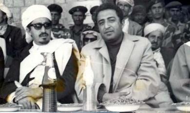 الشيخ عبد الله مع الرئيس إبراهيم الحمدي 1975م يرعى أحد الاحتفالات الشيخ عبد الله مع الرئيس إبراهيم الحمدي 1975م يرعى أحد الاحتفالات