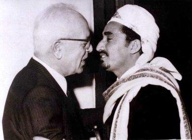 السابق الشيخ صباح السالم الصباح 1972م الشيخ عبد الله مع الرئيس اللبناني سليمان فرنجيه في أوائل السبعينات في بيروت السابق الشيخ صباح السالم الصباح 1972م الشيخ عبد الله مع الرئيس اللبناني سليمان فرنجيه في أوائل السبعينات في بيروت