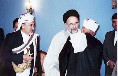 الشيخ عبد الله مع الرئيس الإيراني محمد خاتمي في زيارته لطهران من أجل القدس ويرى في الصورة العلامة أحمد الشامي الشيخ عبد الله مع الرئيس الإيراني محمد خاتمي في زيارته لطهران من أجل القدس ويرى في الصورة العلامة أحمد الشامي
