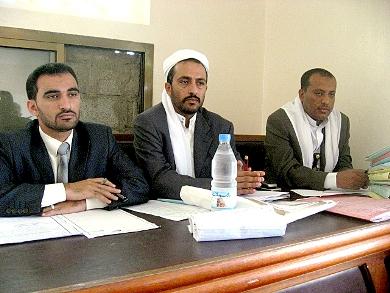 هيئة رئاسة المحكمة في جلسة أمس هيئة رئاسة المحكمة في جلسة أمس