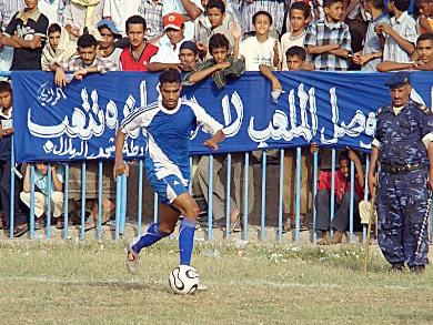 ياسر باصهي سجل هدف الفوز للهلال .. ليصبح الفوز الثالث لفريقه ياسر باصهي سجل هدف الفوز للهلال .. ليصبح الفوز الثالث لفريقه