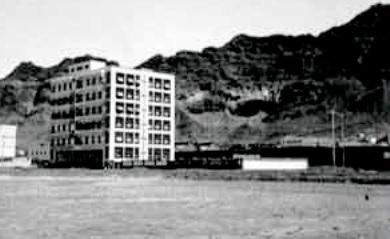 عمارة (البس) واحدة من أوائل المباني التي أقيمت على طول الشارع الرئيسي عمارة (البس) واحدة من أوائل المباني التي أقيمت على طول الشارع الرئيسي