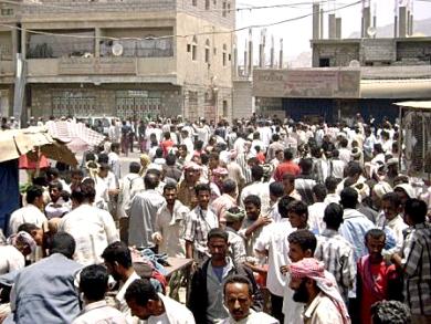 جانب من المتظاهرين الشبان بردفان والأضرار التي لحقت بالممتلكات العامة جانب من المتظاهرين الشبان بردفان والأضرار التي لحقت بالممتلكات العامة