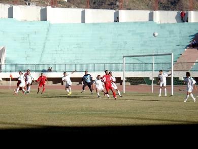 الاهلي وشعب اب يلتقيان في ظروف هامشية