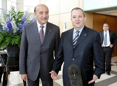 سليمان في تل ابيب مع وزير الدفاع الاسرائيلي ايهود باراك