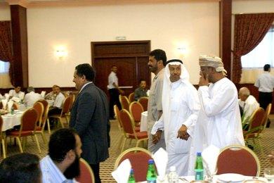 القنصل السعودي مرحبا بمحافظ عدن والقنصل العماني القنصل السعودي مرحبا بمحافظ عدن والقنصل العماني