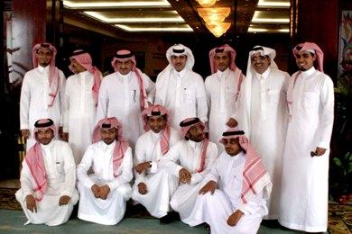 طاقم القنصلية في عدن كان في الحفل طاقم القنصلية في عدن كان في الحفل
