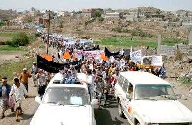المسيرة الجماهيرية والمهرجان الحاشد بملعب السلام في لبعوس أمس الأول المسيرة الجماهيرية والمهرجان الحاشد بملعب السلام في لبعوس أمس الأول