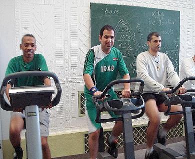 في قاعة اللياقة البدنية