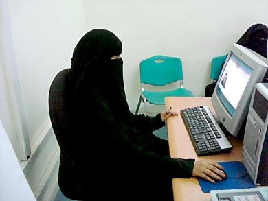 صرف البطائق الشخصية للنساء صرف البطائق الشخصية للنساء