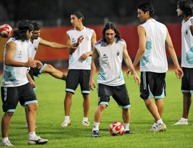 المنتخب الأرجنتيني يعول كثيرا على قدرات النجم ميسي المنتخب الأرجنتيني يعول كثيرا على قدرات النجم ميسي