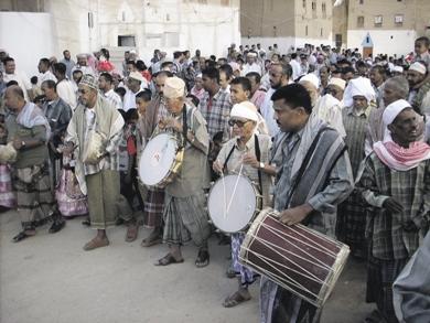 الطيالة في شبام أول أيام العيد الطيالة في شبام أول أيام العيد