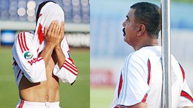 آثار الحزن واضحة على محيا المدرب سامي النعاش واللاعبين عقب نهاية المباراة آثار الحزن واضحة على محيا المدرب سامي النعاش واللاعبين عقب نهاية المباراة