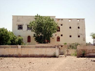 قصر السلطان فيصل ابن سرور الحوشبي قصر السلطان فيصل ابن سرور الحوشبي
