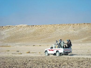 نقل المواطنين في أرض وعرة نقل المواطنين في أرض وعرة