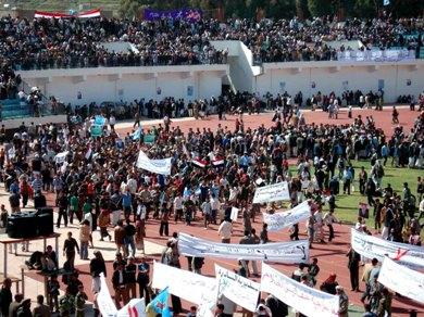 جانب من المشاركين من مهرجان إب بذكرى الاستقلال جانب من المشاركين من مهرجان إب بذكرى الاستقلال