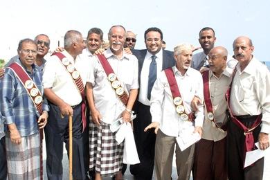 صورة لبعض المكرمين مع كبار الضيوف صورة لبعض المكرمين مع كبار الضيوف