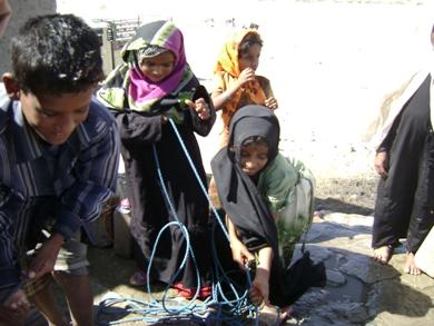 معاناة لجلب المياه معاناة لجلب المياه