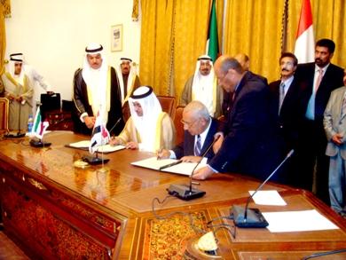 محمد بامشموس وطلال الخرافي يوقعان بروتوكول تعاون