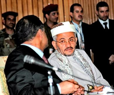 وزير الأوقاف يتحدث الى رئيس الوزراء في المؤتمر أمس