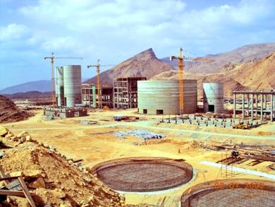 داخل المصنع داخل المصنع