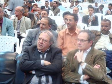 من اليسار جيم بو ملحة من اليسار جيم بو ملحة